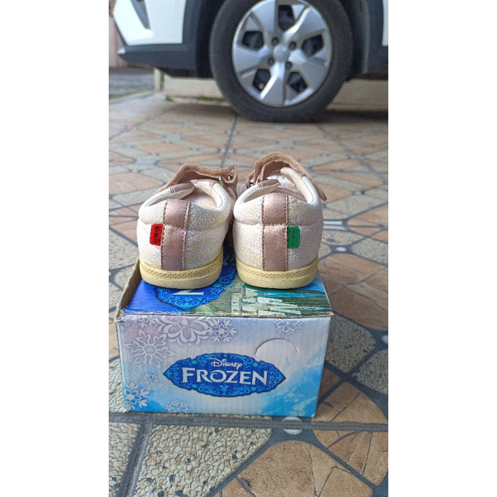 preloved sepatu anak perempuan kickers ori