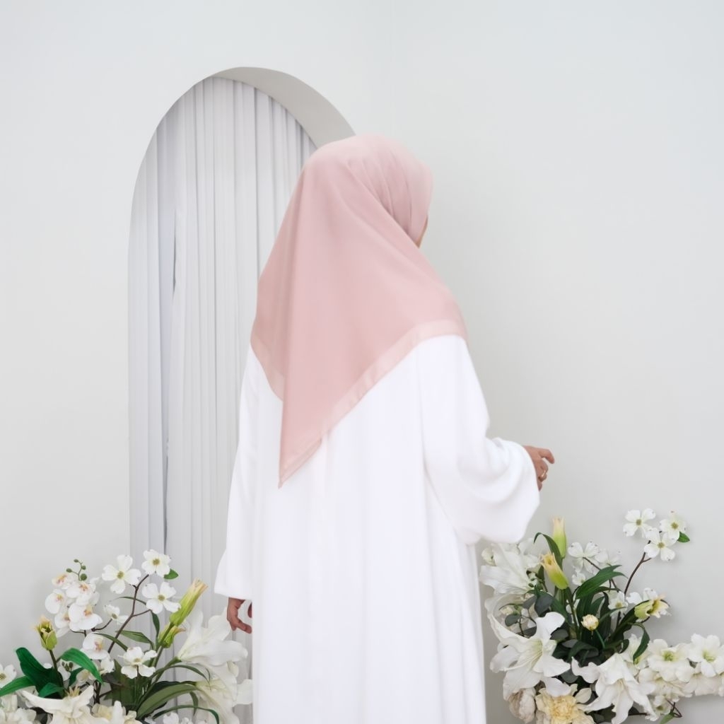 HIJAB SEGI EMPAT PARIS VOAL PREMIUM UKURAN 120 X 120