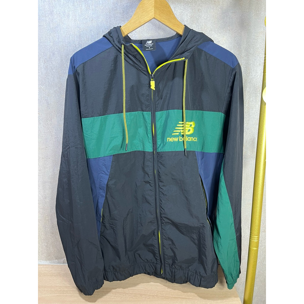 Jaket Outdoor Olahraga Pria New Balance Men’s Sport Jacket Preloved Bagus Murah