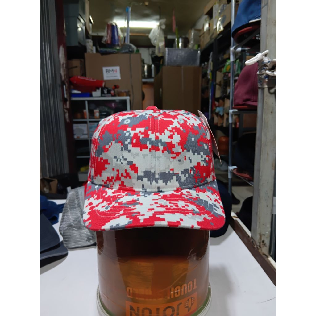Topi Snapback YUPOONG Camo Red