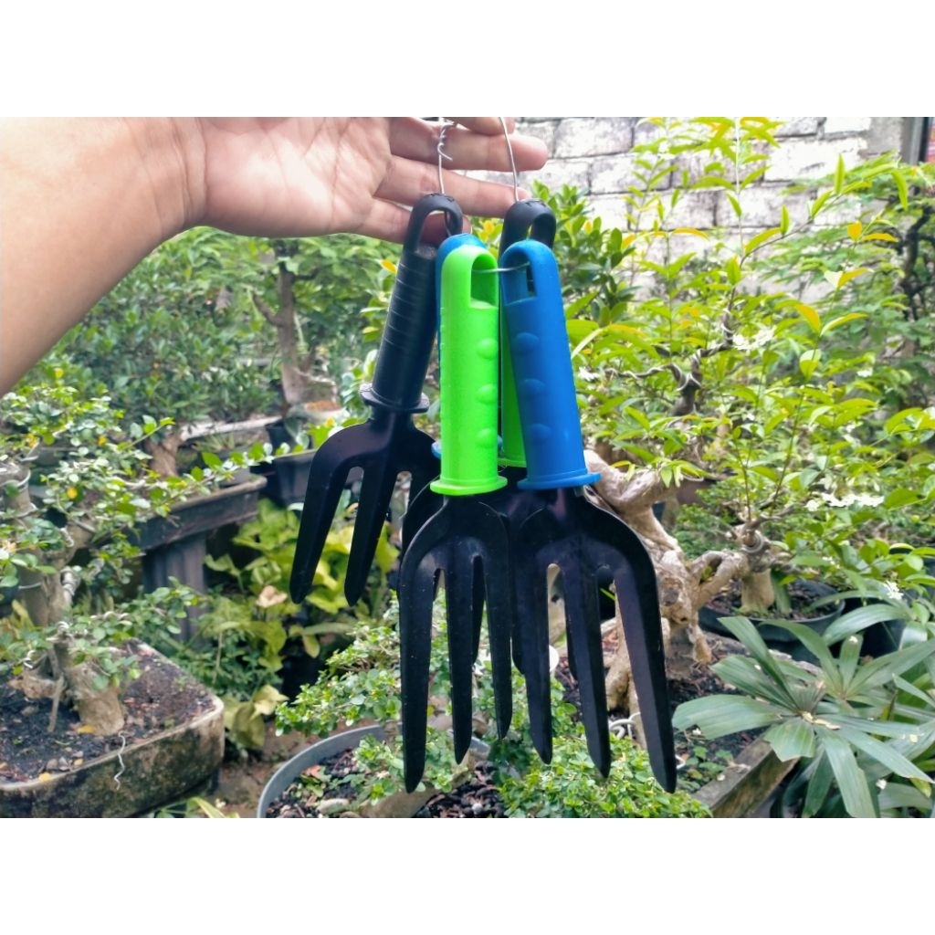 Garbu Cetok Sekop Tanah dan Media Tanam.