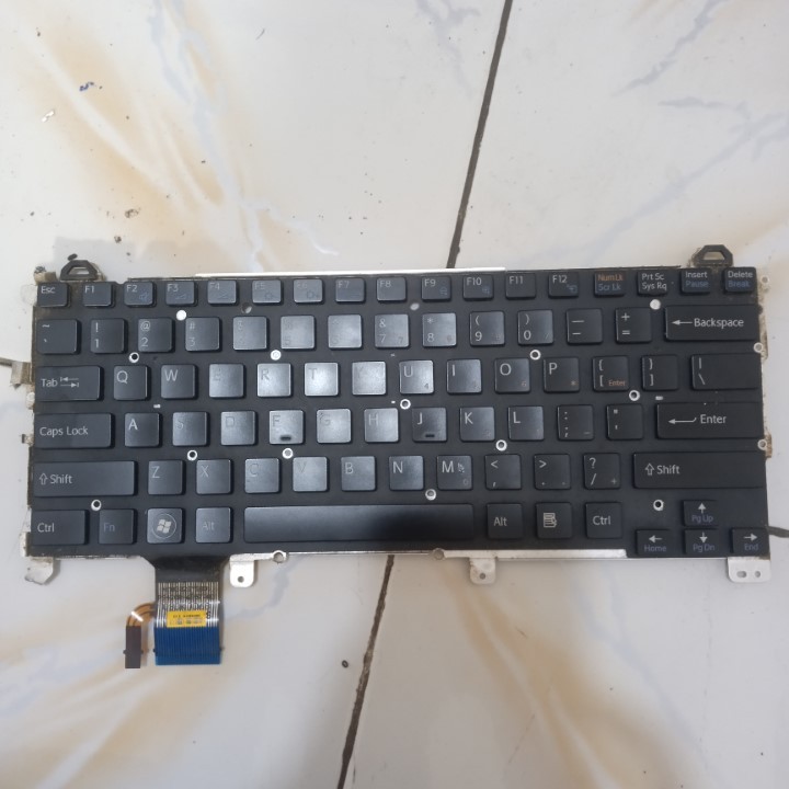 Keyboard Laptop Sony Vaio VPCZ1 VPCZ136GG PCG-31111W Second Bekas 75