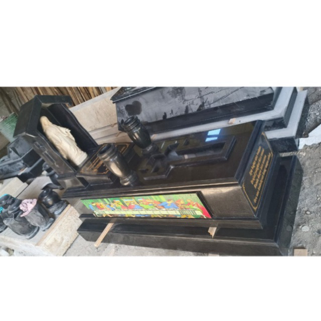 Kijing Makam Kristen Katolik Granit Hitam Asli Berkualitas