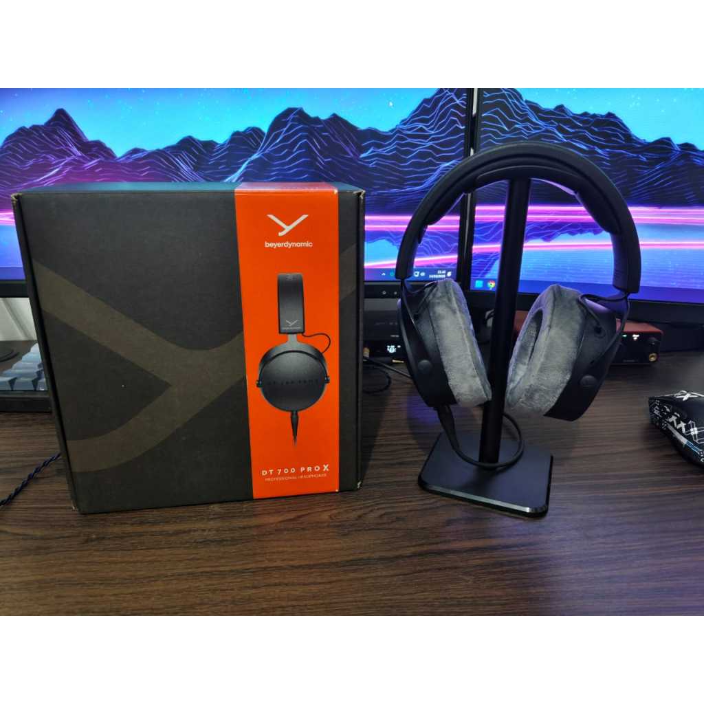 Beyerdynamic DT 700 PRO X Studio headphones