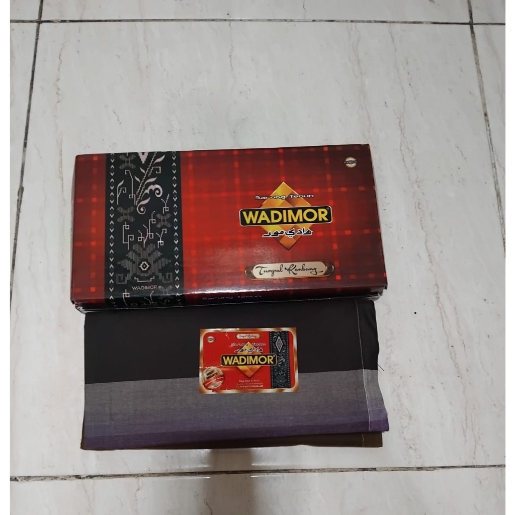 sarung wadimor tumpal kembang,sarung jadul motif garis