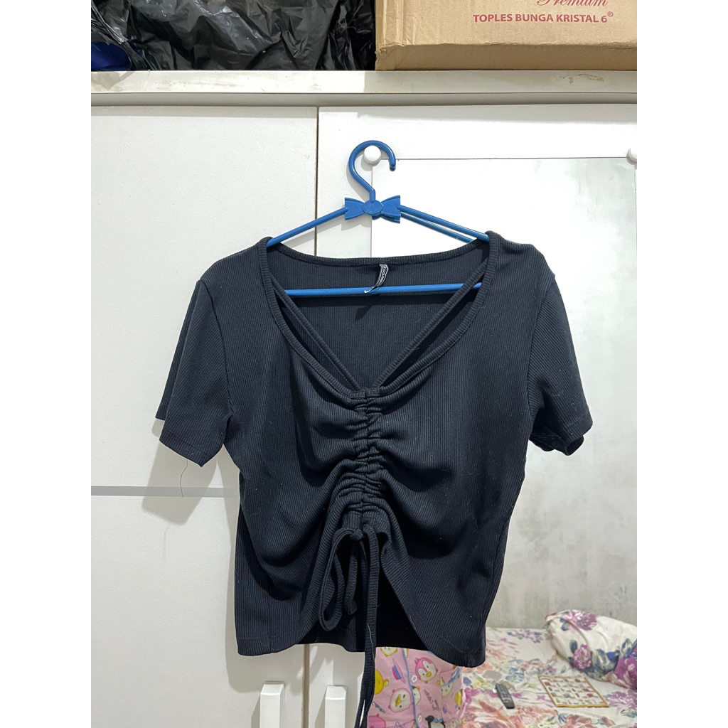 kaos colorbox crop hitam