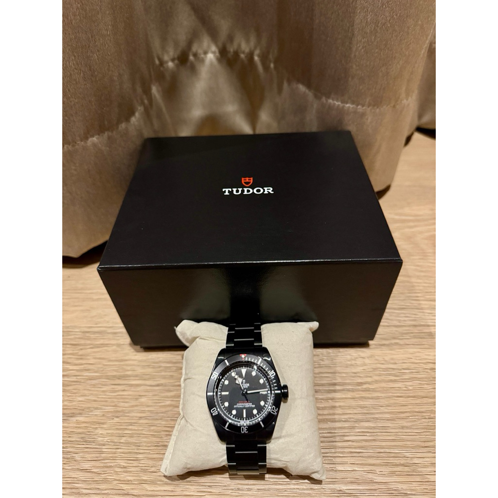 Jam Tangan Tudor Heritage Black Bay Dark Bracelet (79230DK)