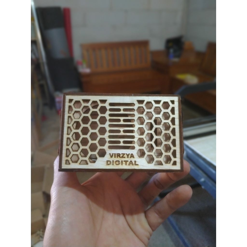 GRILL BOX  Miniatur speaker line array 2 in