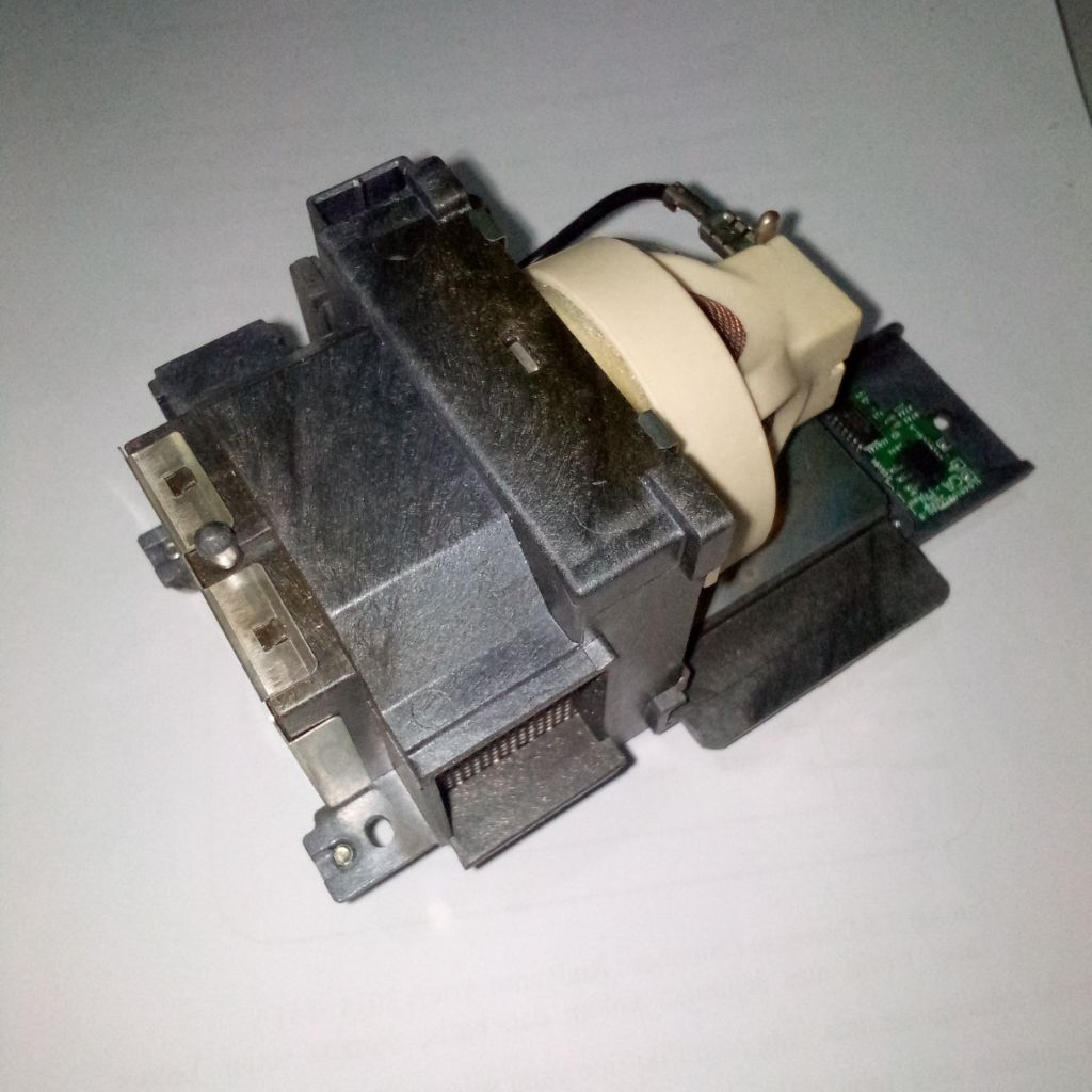 LAMPU PROYEKTOR PANASONIC PT-VX400NT PT-VX400NTEA BEKAS LAYAK PAKAI