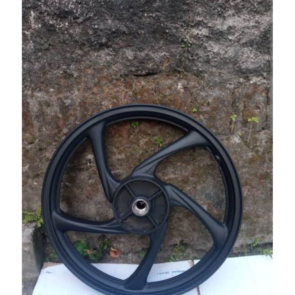 velg depan smash titan