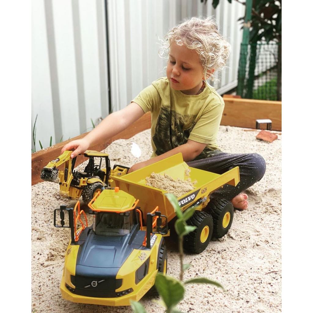 Bruder Toys 2455 Volvo Dumper A60H 1: 16 -  Mainan Miniatur Alat Berat Dump Truk