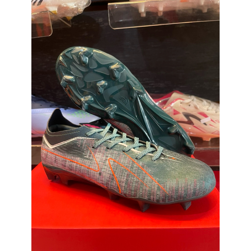 Sepatu bola specs hyperspeed 3