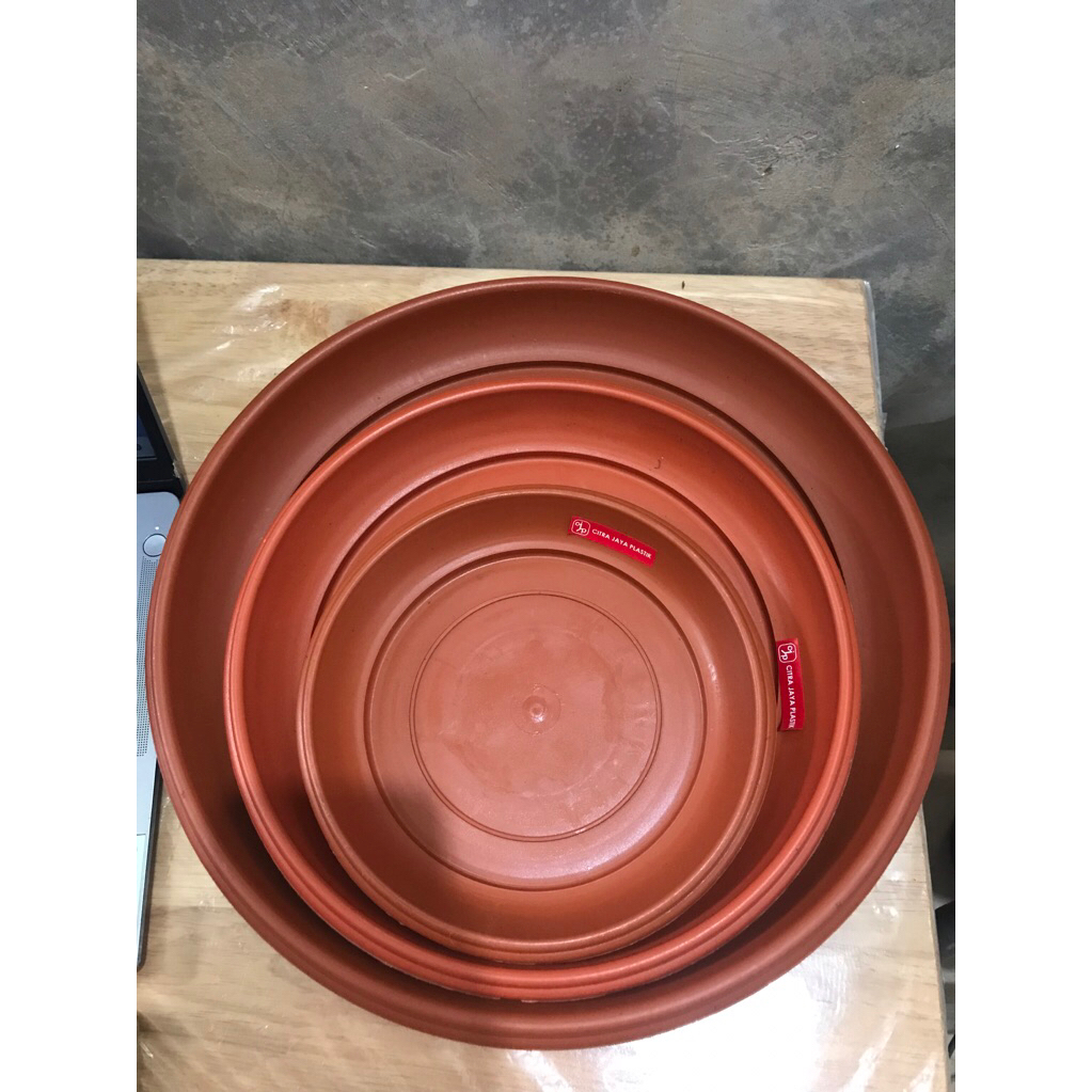 Tatakan pot plastik/ alas pot warna coklat tua ukuran kecil besar dan jumbo