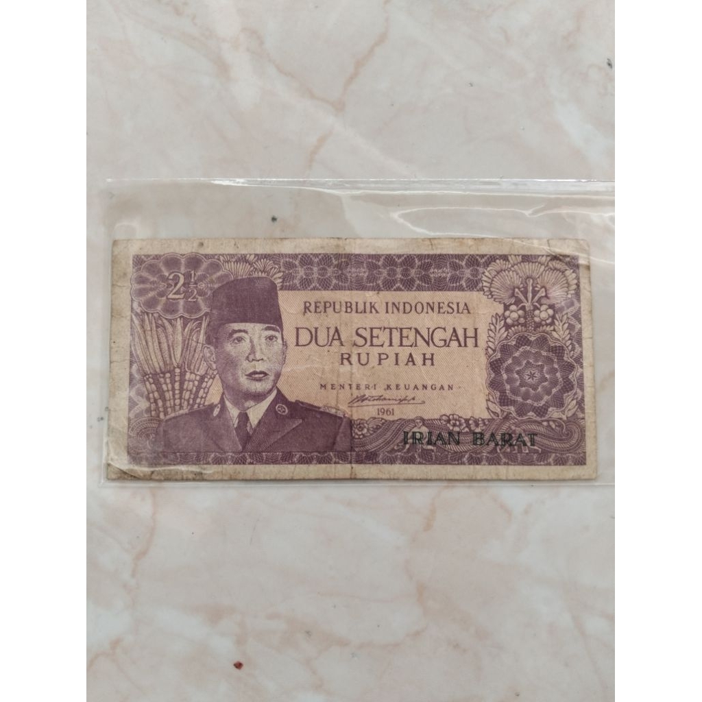2,5 sukarno irian barat 2.5 rupiah Soekarno 2 1/2 tahun 1961 asli