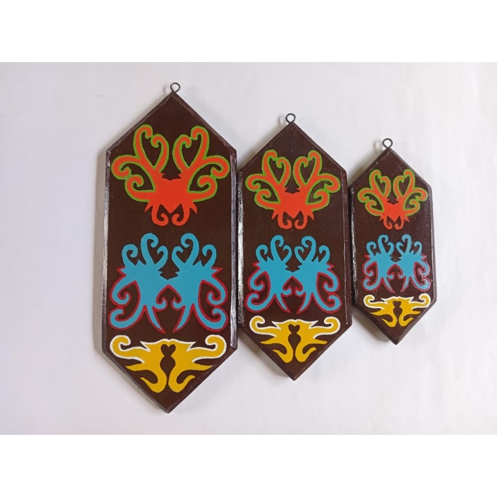 sauvenir tameng dayak kalimantan