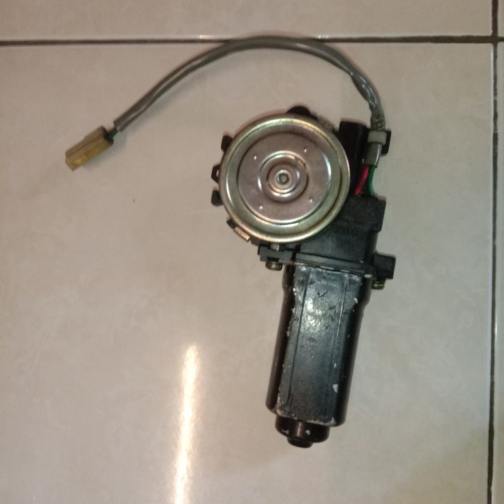 DINAMO POWER WINDOW TOYOTA COROLLA TWINCAM LIFT BACK AE 92 ORIGINAL