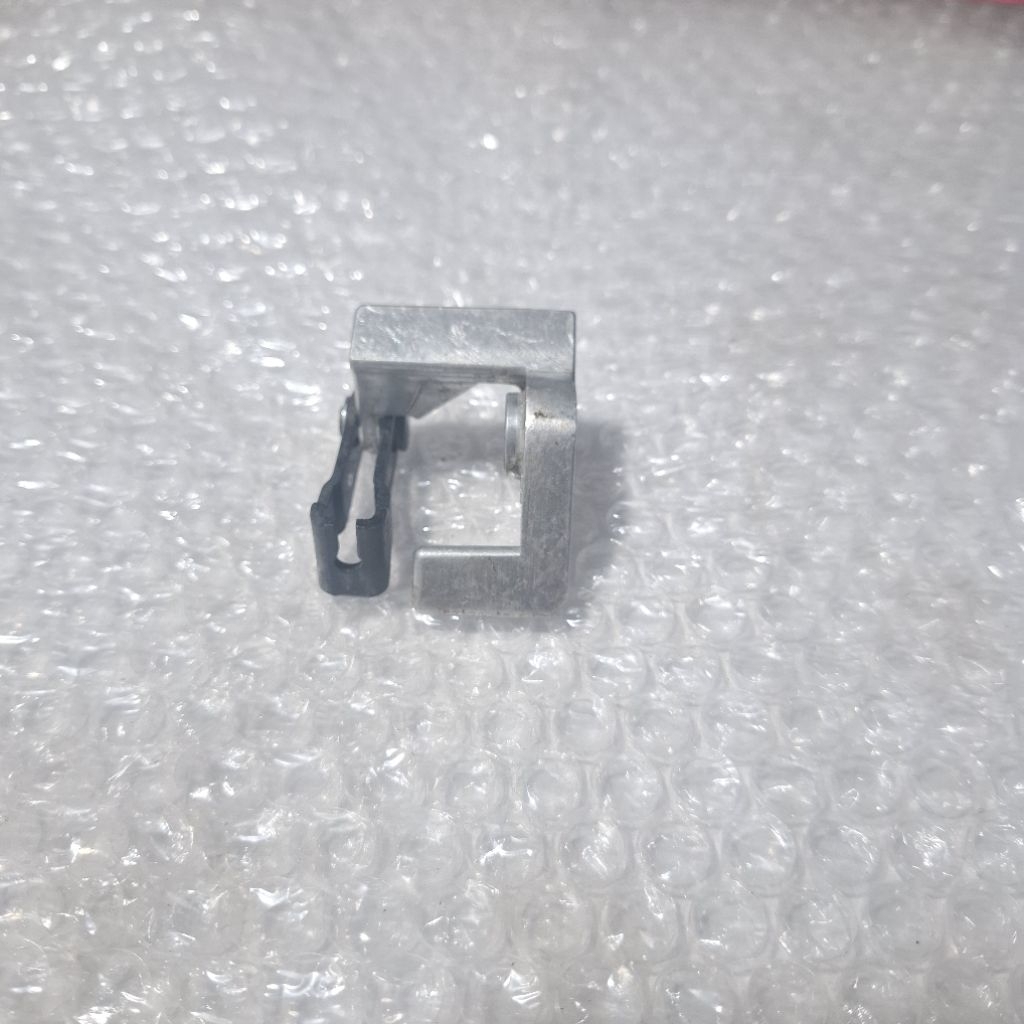 SAMBUNGAN HANDLE HANDEL REM KANAN KNOCKER COMP SILVER MOTOR HONDA BEAT