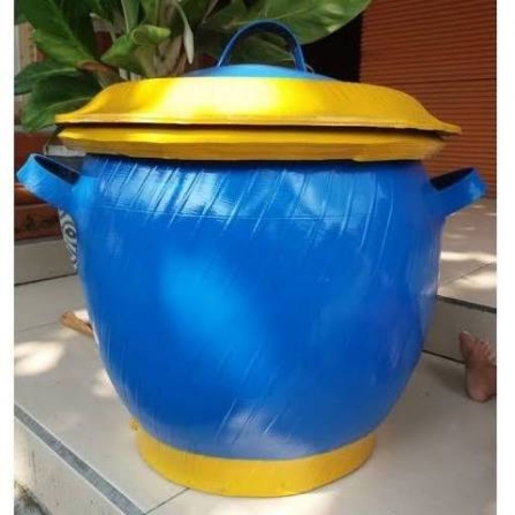 TEMPAT SAMPAH DARI BAN BEKAS