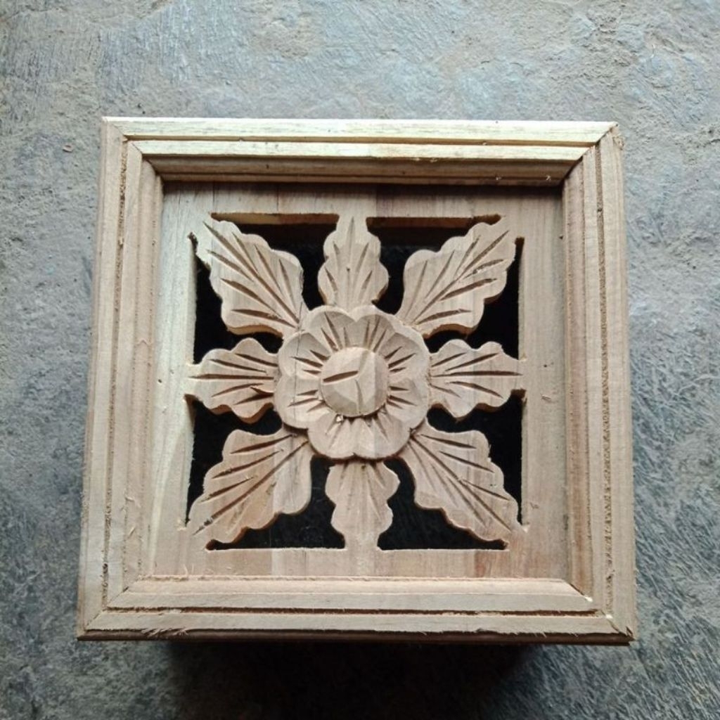 LOSTER KAYU JATI UKURAN 20X20