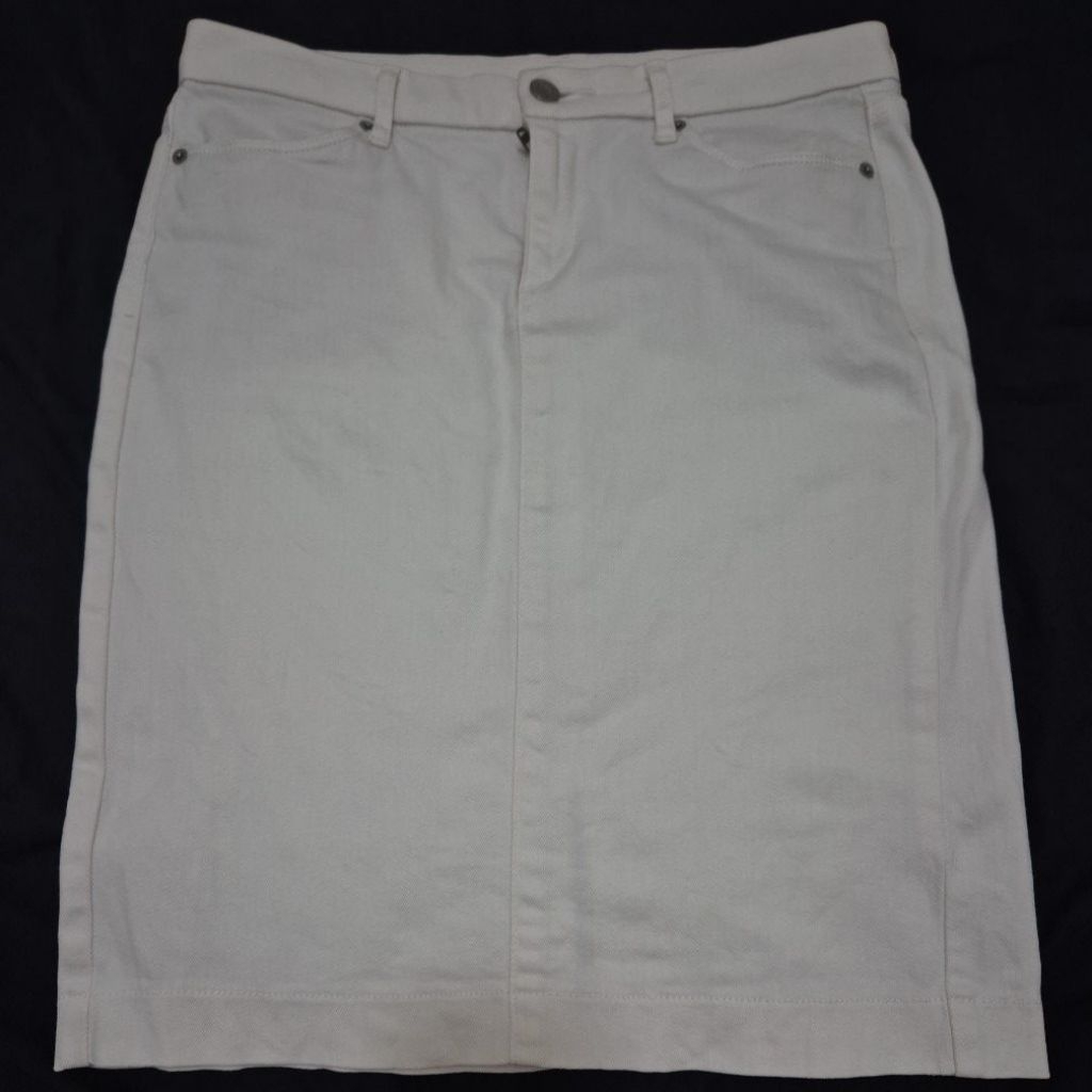 Rok jeans putih Uniqlo preloved