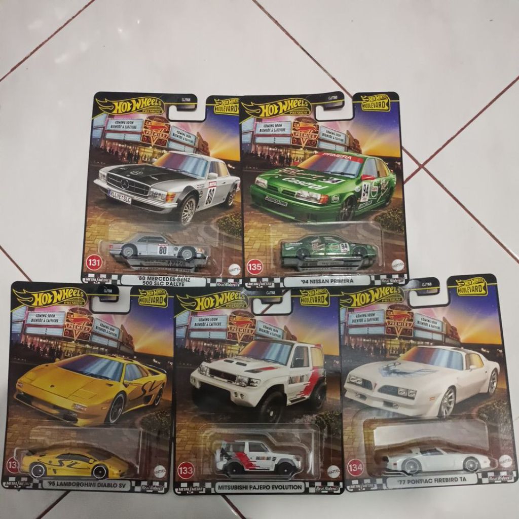 hotwheels premium varian mix Boulevard