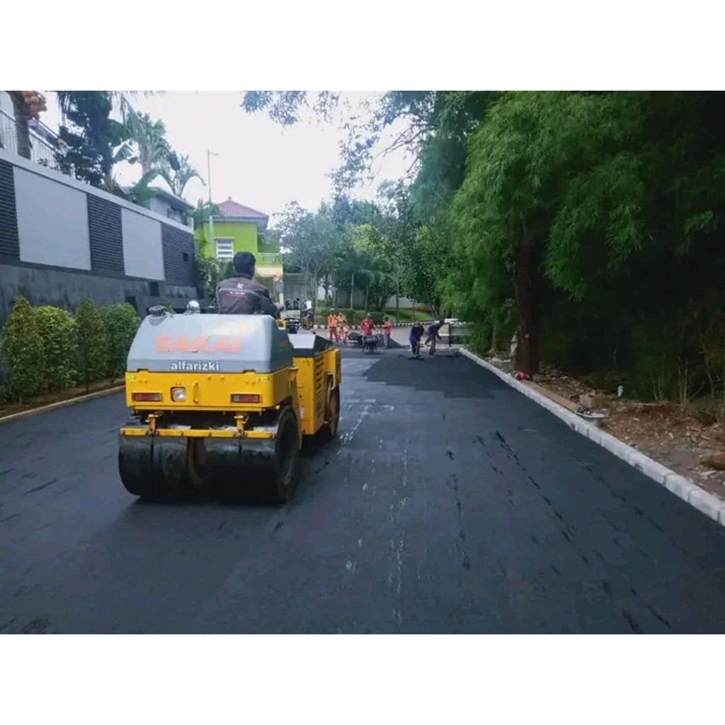 pengaspalan jalan