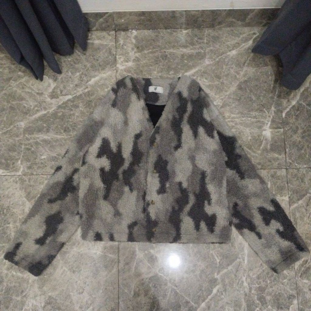 Fuzzy Cardigan Grey Camo Tropic Thunder Vintage