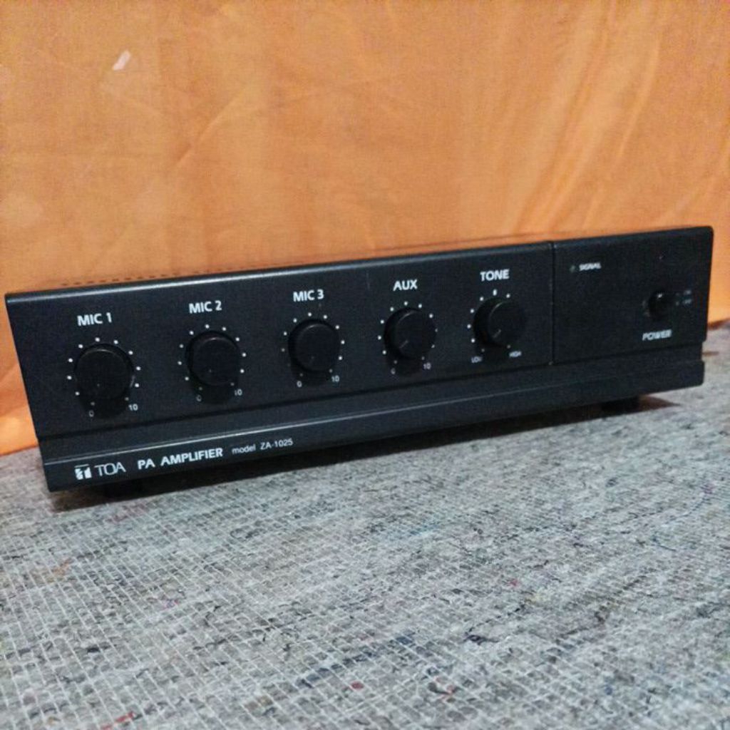 TOA PA AMPLIFIER model ZA-1025