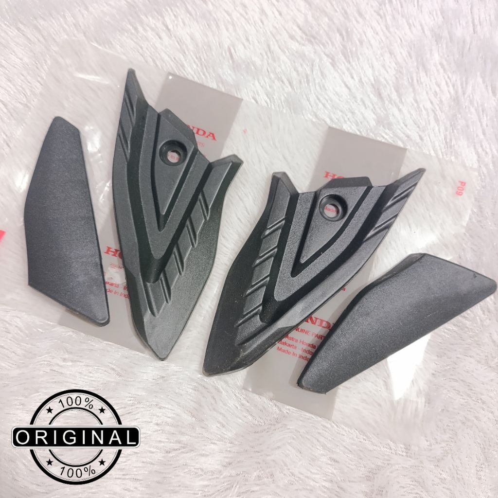 Cover step arm belakang R L pcx 150 original