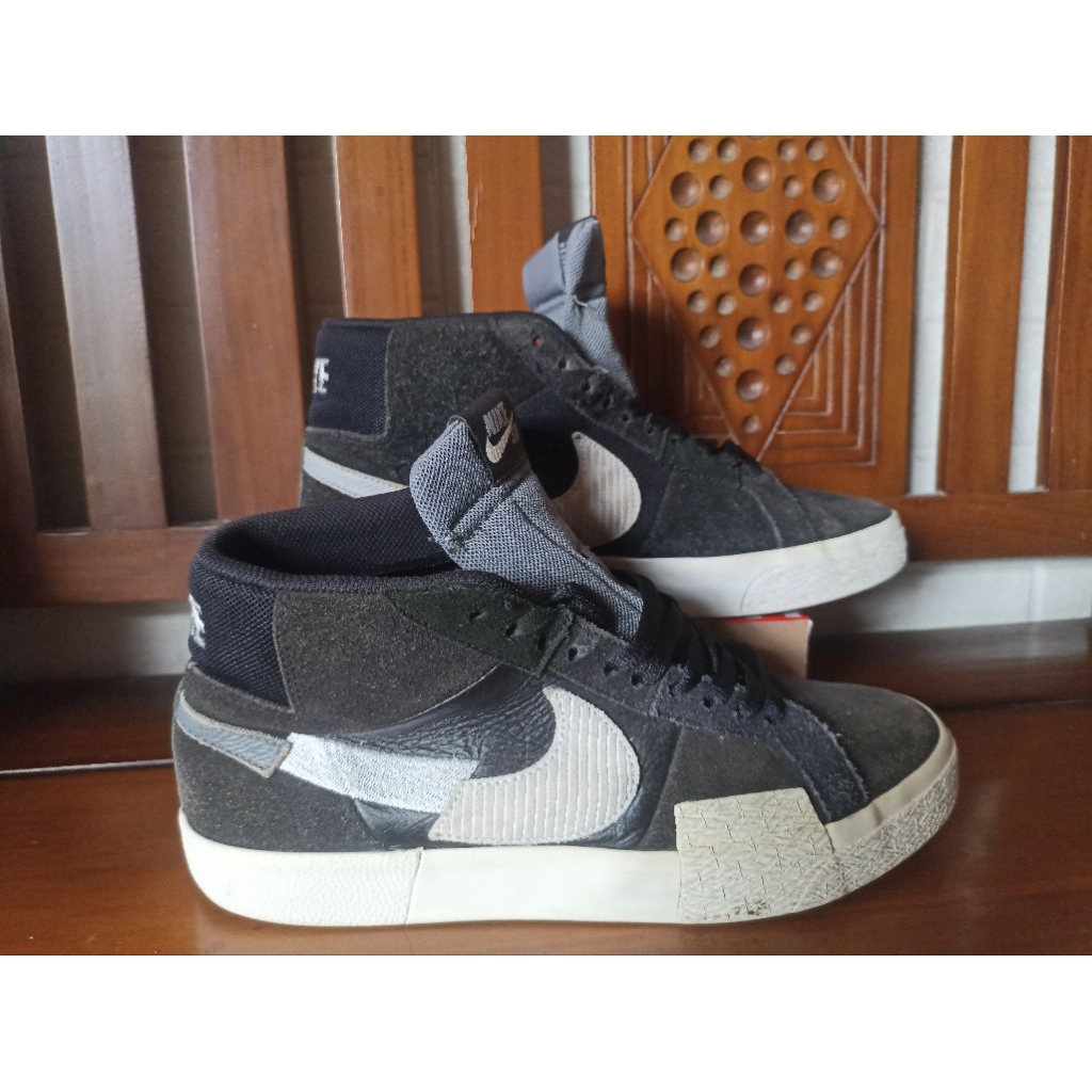 NIKE BLAZER