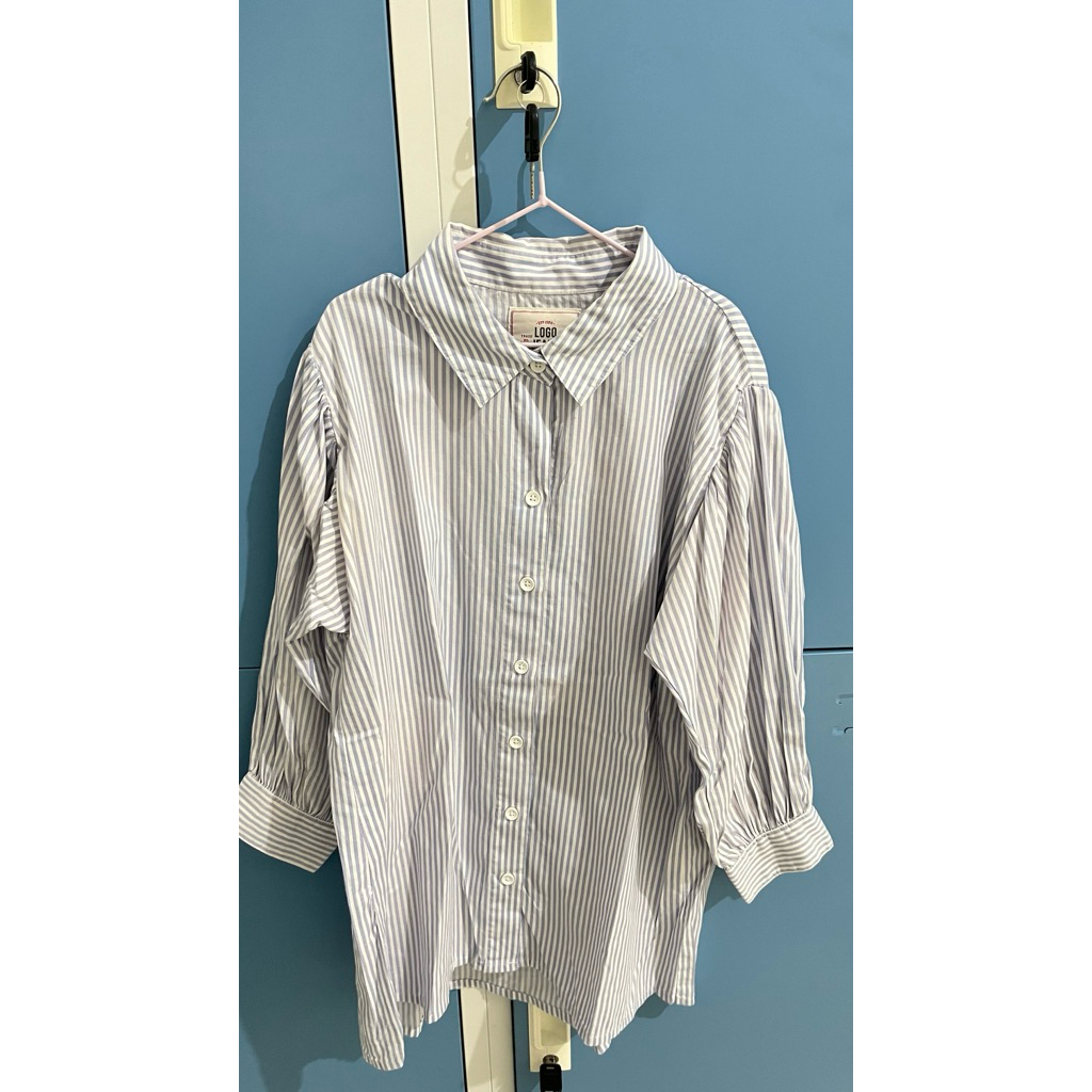 PRELOVED LOGO JEANS_KEMEJA STRIPES