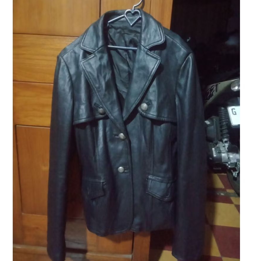 Outer Blazer Kulit Hitam