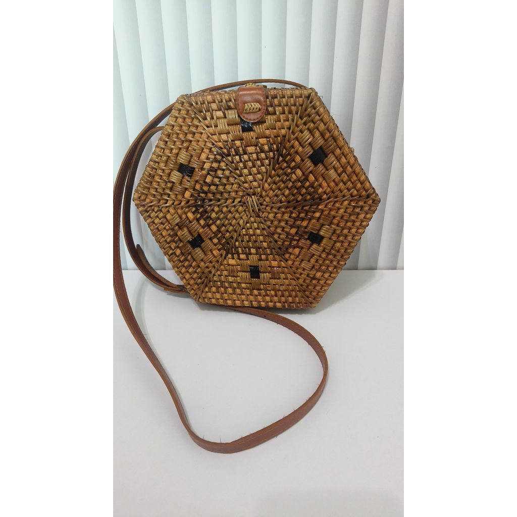 PRELOVED tas rotan segienam dari lombok