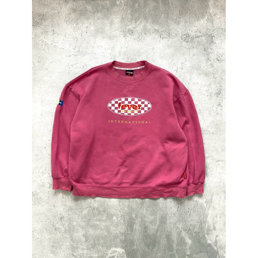 CREWNECK BY FEVERTIME