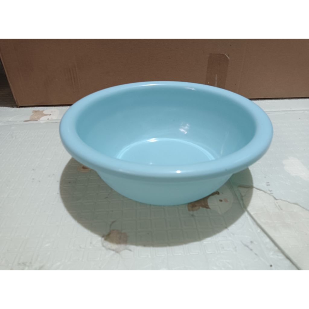 Baskom plastik ukuran kecil