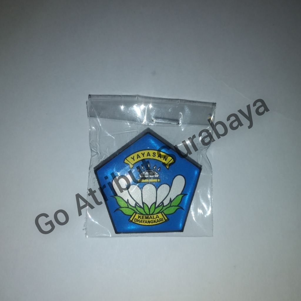 Perlengkapan Pin Yayasan Kemala Bhayangkari Bros Lencana YKB Peniti Lapis Resin