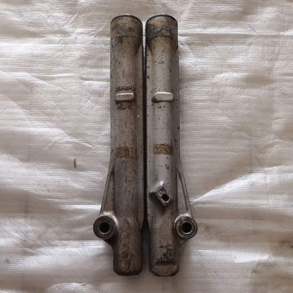 bottom shock depan supra lama