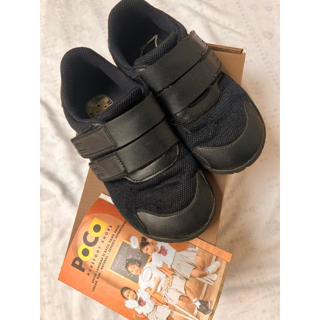 [Preloved] Pyopp Poca Barefoot Shoes Black on Black