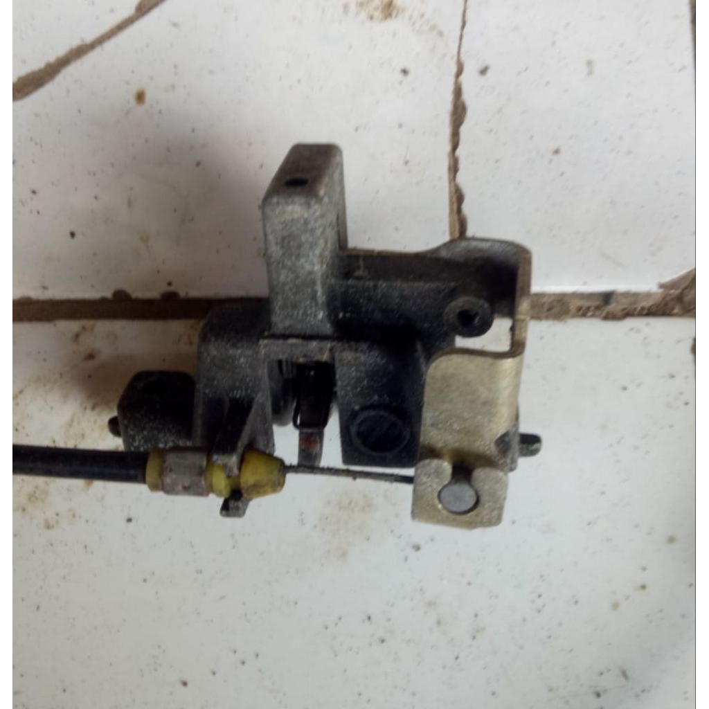 SEAT LOCK KUNCI JOK ASSY NOUVO Z ORI copotan