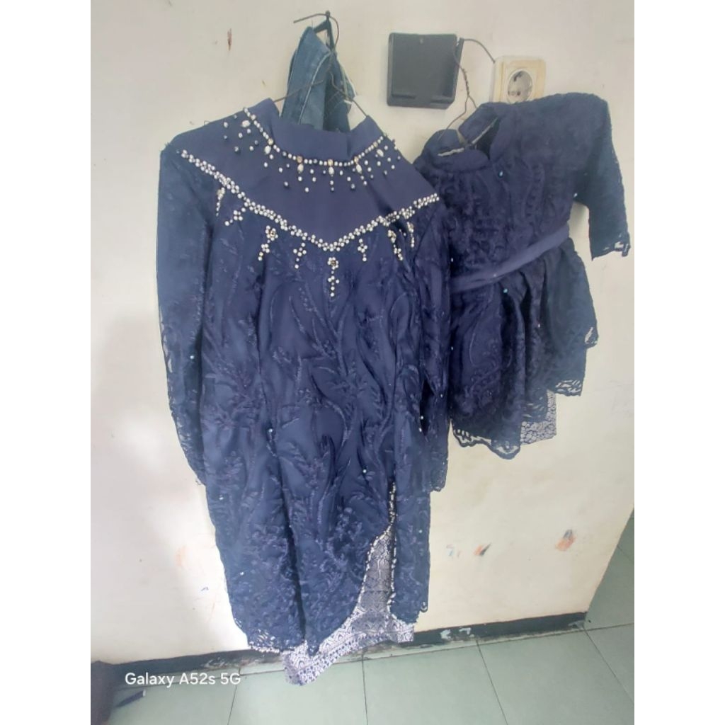 preloved kebaya navy 1set dengan rok dan anak