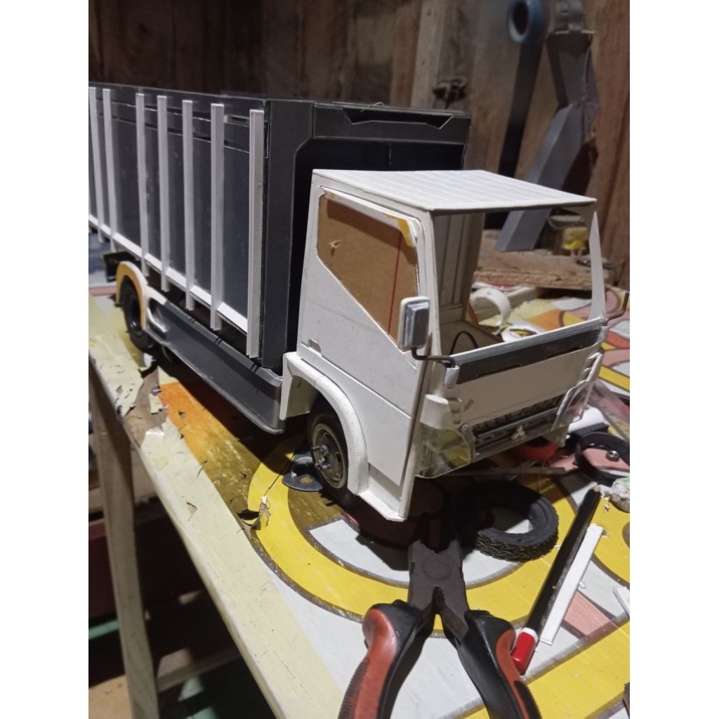 miniatur truck canter skala14