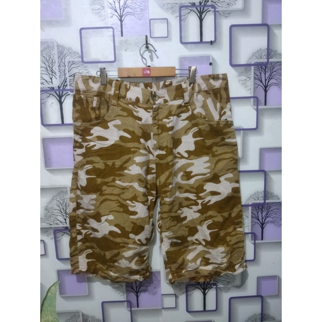 celana pendek edwin camouflage autentik