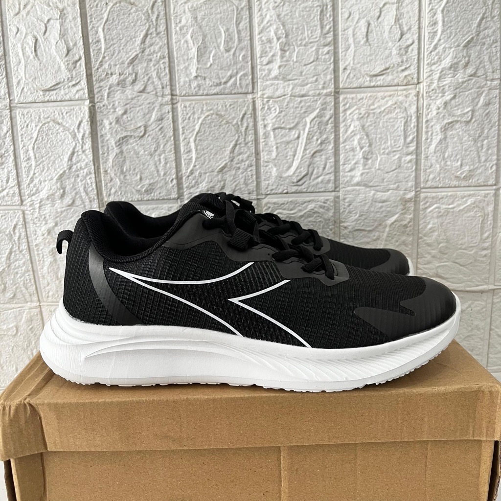 SEPATU DIADORA PRIA DIADORA MANSIDE BLACK WHITE SNEAKER ORIGINAL SPORTY RUNNING COD ORIGINAL