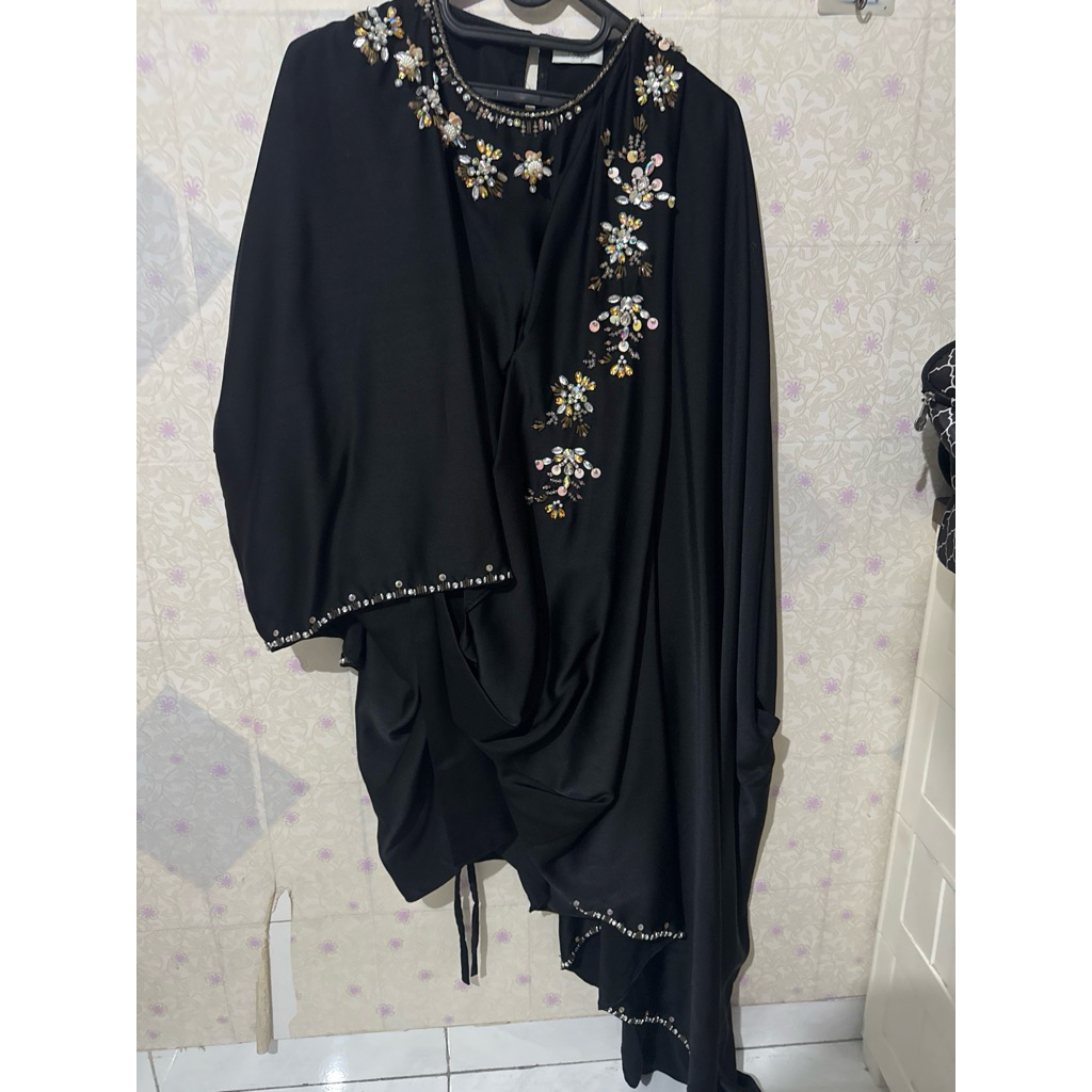 preloved kaftan Ava prologue