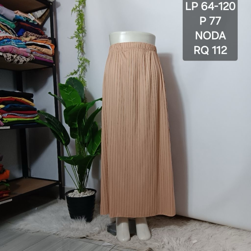 rok preloved maxi panjang lipit plisket cream coksu
