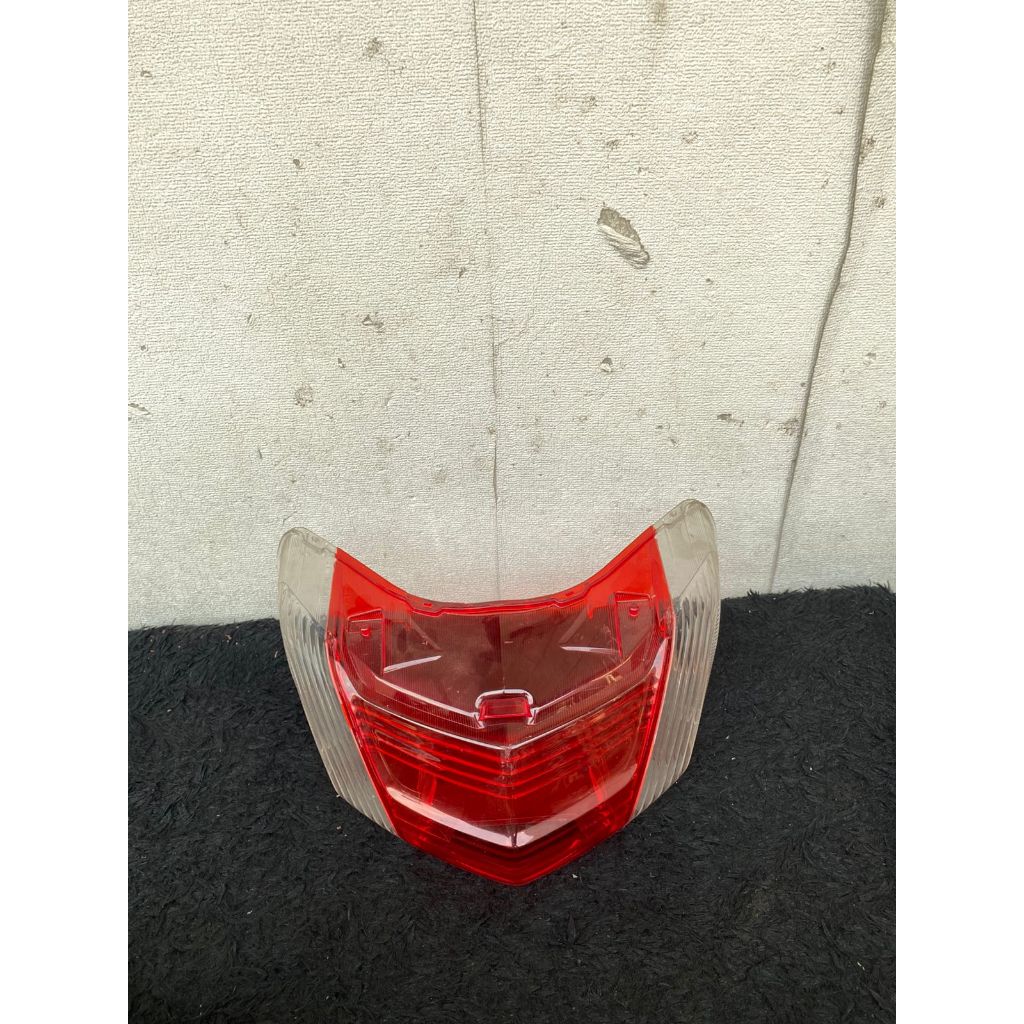 Mika Stoplamp Yamaha NMAX Old 2015–2019 – Mika Belakang Original / OEM / HANYA MIKA