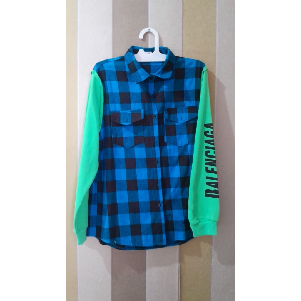 Kemeja Balenciaga