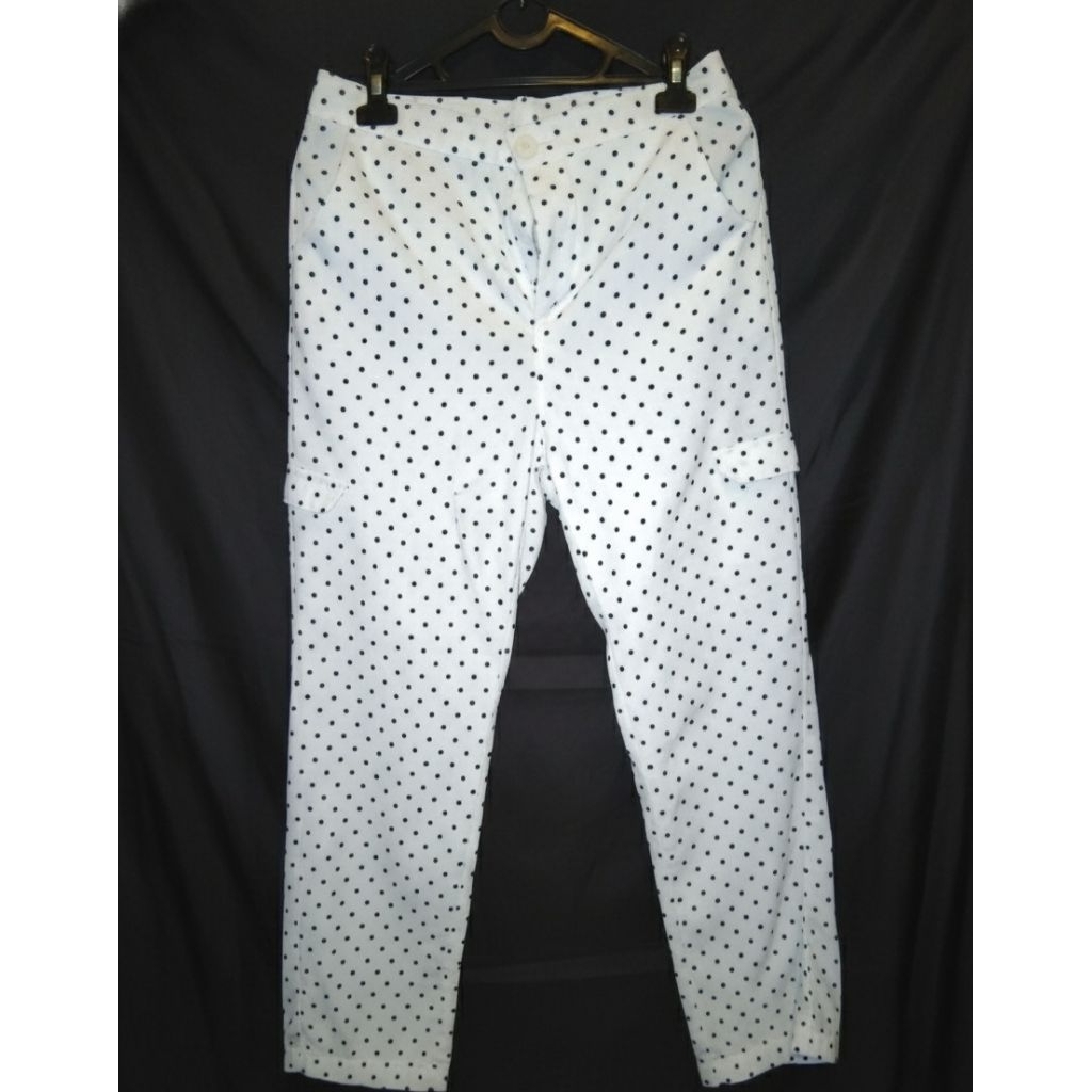 Celana polkadot Gaudi