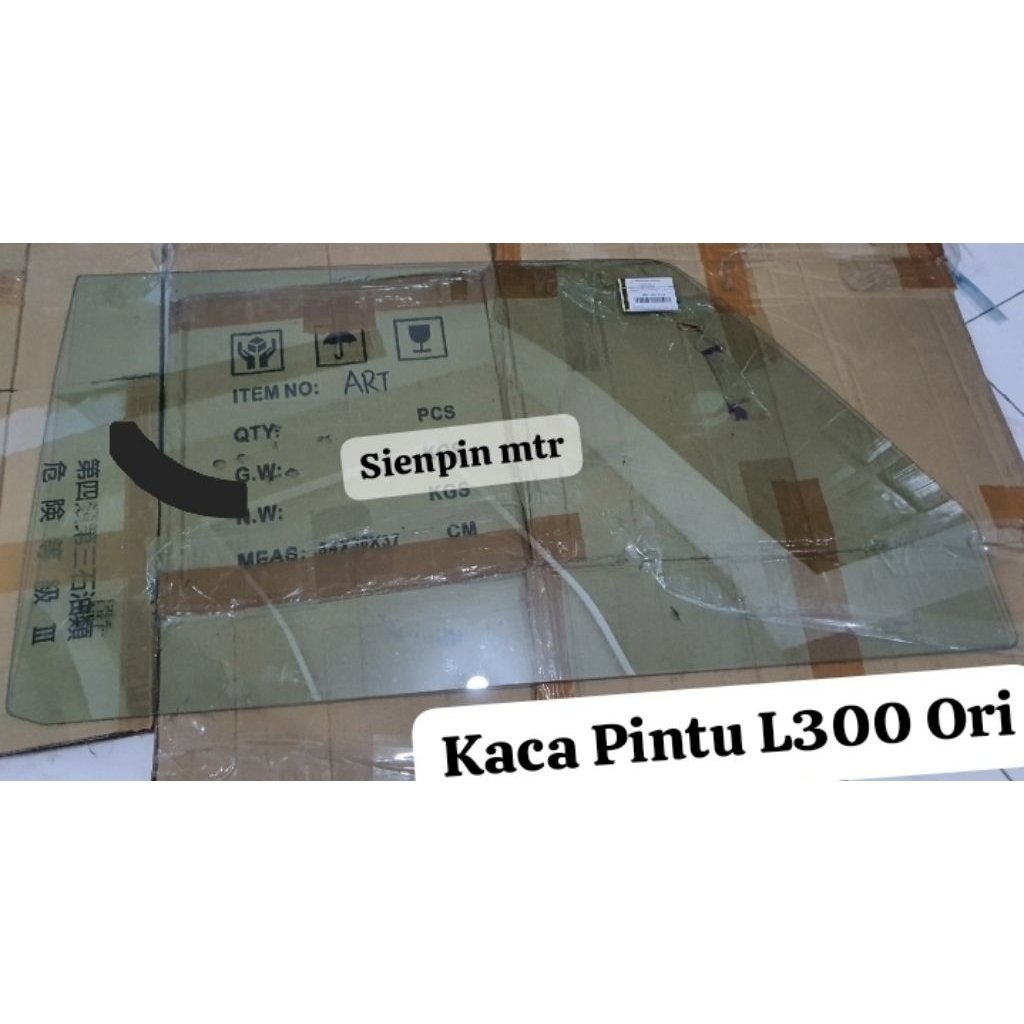 Kaca Pintu Depan Mitsubishi L300 original mitsubishi