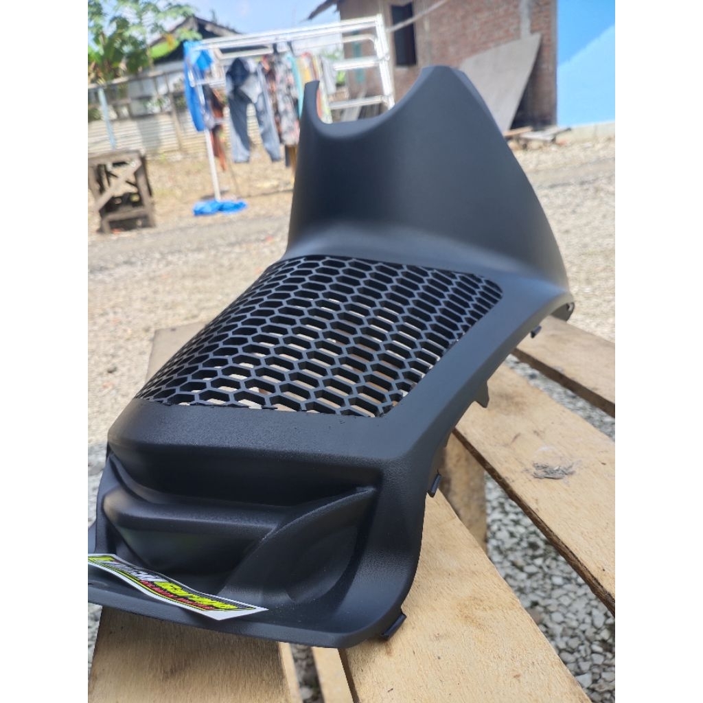 Cover dek mesin Mio J custom hexagonal